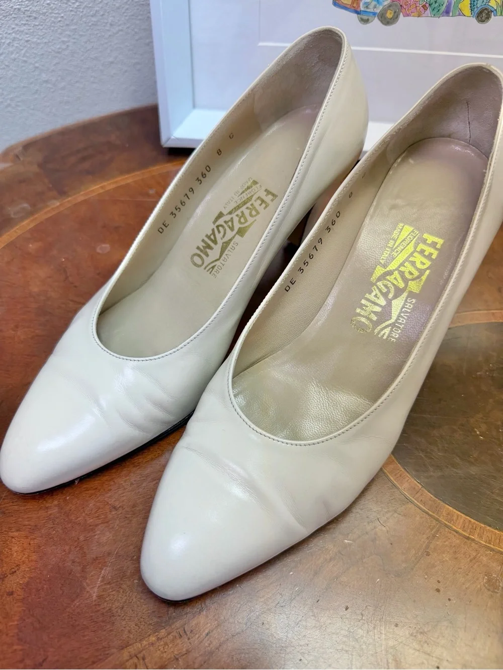 Salvatore Ferragamo Ivory Leather Pointed-Toe Pumps size 8